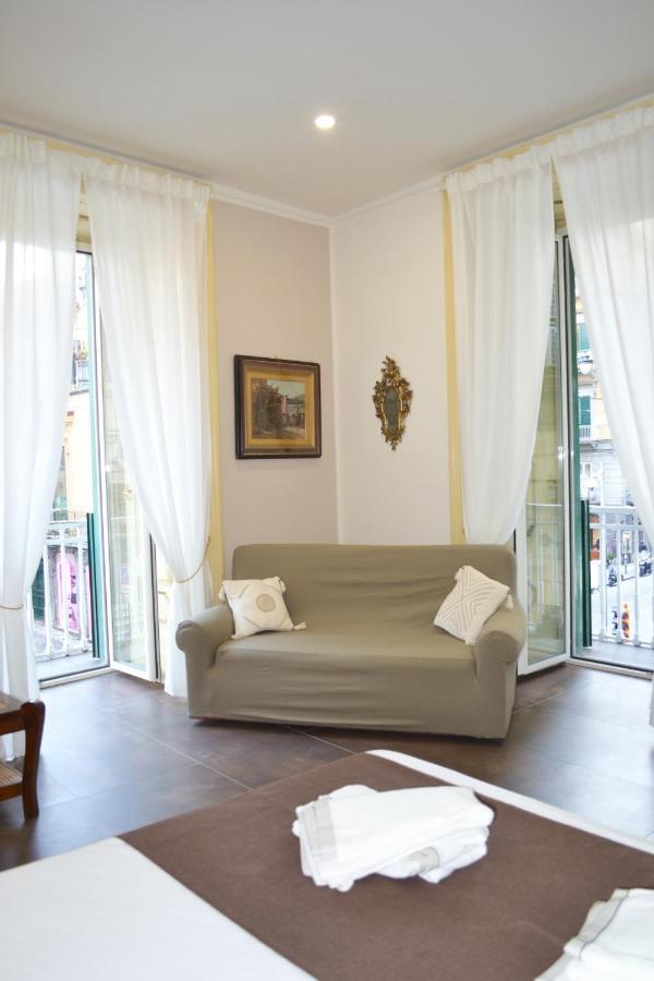 Questo Rinascimento Casa Newman Naples Exterior photo